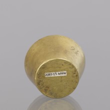 Gwicht;, In the shape of a truncated cone; engraved marking on the side 91/2, inside 8, eagle; 116