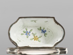 Double snuffbox, LZ enameller; France?; fl. ca. 1700. Double-sided snuffbox, tall, narrowed halfway