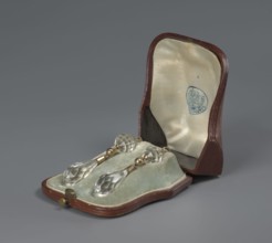 Pair of earrings in a leather case. Made by Sazikov goldsmith's firm; 1793–1887. Pair of earrings