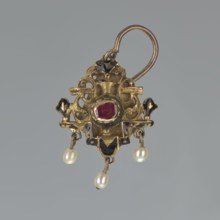 Earring, Renaissance style, 19th century, Poland, jewelry, height 3.5 cm, weight 7 g, An ornate