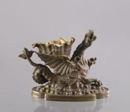 Spirit lamp, In the form of a two-winged dragon on a four-leaf oval base. Between the wings is a