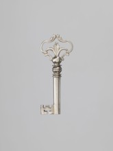 Furniture key, locksmithing; tubular handle with a rectangular quill with cutouts. Ball-shaped node