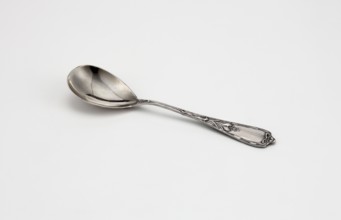 Salad spoon, Art Nouveau, silver with a teardrop-shaped scoop, widening handle ending in a