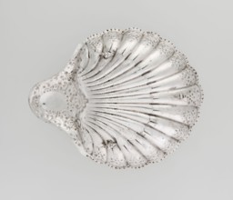 Shell-shaped platter by Atkin Brothers Silversmith Ltd Sheffield; goldsmith and silversmith firm;