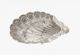 Platter in the form of a shell, Atkin Brothers Silversmith Ltd Sheffield; goldsmith and silversmith