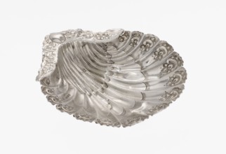 Platter in the form of a shell, Atkin Brothers Silversmith Ltd Sheffield; goldsmith and silversmith