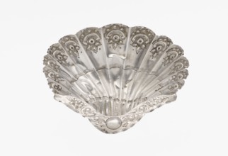 Platter in the form of a shell, Atkin Brothers Silversmith Ltd Sheffield; goldsmith and silversmith