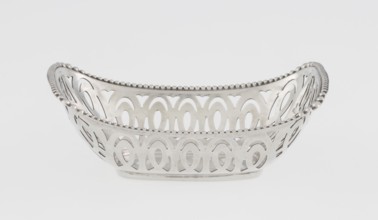 Openwork basket by Steinhart & Co Birmingham, London; goldsmith, merchant; fl. 1897–1930. Openwork