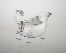 Sauce boat; maker: Henry Matthews fl. 1893–ca. 1930, goldsmith; hemispherical silver sauce boat