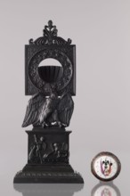 Watch stand with watch, Königlich-Preussische Eisengiesserei in Berlin fl. 1804–1874 ironworks or
