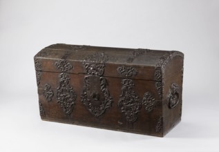 Chest, provenance unknown, plant decoration, rocaille ornament, rococo ornament, monograms, baroque