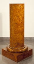 Pedestal, creator, provenance unknown. Biedermeier style. Pedestal in the shape of a column with a