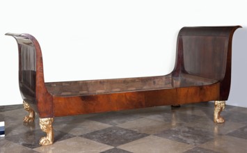 Bed, empire style, mahogany, with S-shaped outward-curving pediments of slightly different heights