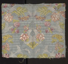 Fabric fragment: silk patterned with a symmetrical composition of branches of various stylized