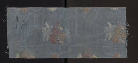 Fabric fragment, 17th century, Italy. Brocaded and morayon grosgrain silk. Weft grosgrain
