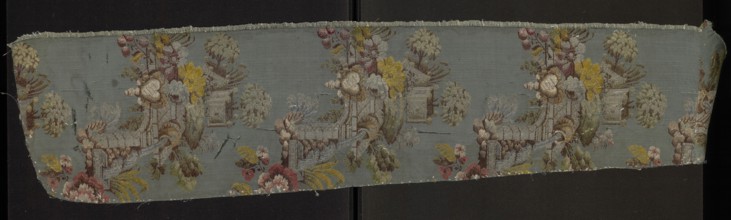 Fabric fragment, silk fabric, patterned, preserved selvedge, Taffeta background in blue-green,