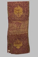Fragment of a ply of fabric with a net composition, 16th century, Italy. In the reserves created