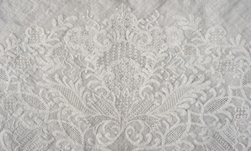 Shawl, fashion accessory, clothing, women's clothing, 1st half of the 19th century; 18th century