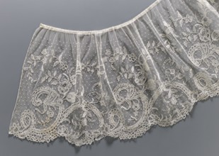 Collar, Lace collar so-called berta with a pattern of flowers, leaves and small dots in the