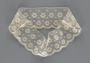 Fragment of lace, section of a belt sewn into a closed circle with one-sided arched serrations.