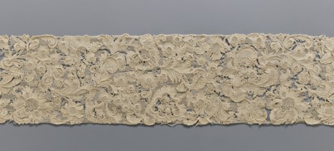 Fragment of lace, plant ornaments, ca. 1700, France, lace, width 17 cm, length 157 cm, A horizontal