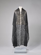 Shawl; maker, shawl; fashion; women's clothing; clothing accessory; floral ornaments; meander