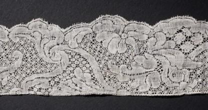 Lace fragment, floral ornaments, Binche lace, ca. mid-18th century, Binche place of origin?, lace,