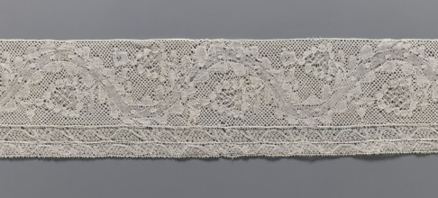 Lace fragment, bobbin lace Malines/Mechelen, 18th century; plant ornaments with floral branches and