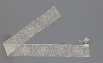 Fragment of bobbin lace, 18th century, Flanders; lace fragment from Henryków German: Heinrichau;