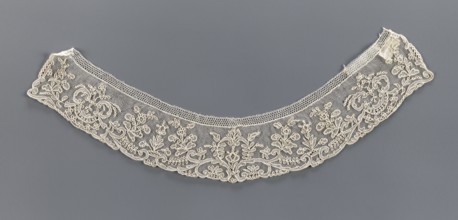 Collar, 19th century, France, band-shaped, equal width, arched with slightly serrated outer edge