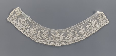 Collar, 19th century, France, fashion accessory—lace collar with floral ornaments. Band of equal