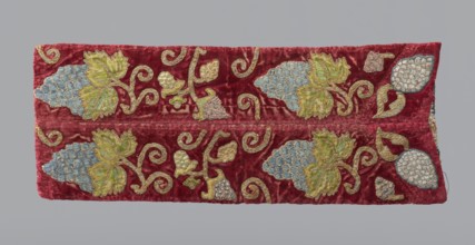 Fragment of a chasuble column, embroidery, fragment of a larger textile object, vines, liturgical
