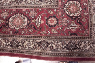 Carpet, Woolen knotted fabric, decorative tapestry, 2nd half of the 19th century, Iran. In the