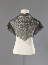 Mantilla, floral ornaments; Chantilly lace; lace; clothing accessory; women's clothing; fashion;