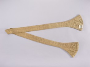 Stole, 18th century, Poland. Woolen fabric with linen lining pink. Liturgical vestment, length 205