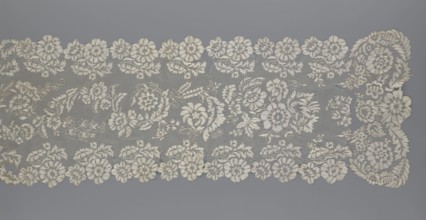 Shawl, shawl, clothing accessory, women's clothing, fashion, lace with serrated edges, design of