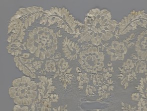 Shawl, shawls, clothing accessories, women's clothing, fashion, lace with serrated edges, design of