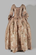 Two-piece robe à la française dress, silk in the colour of dried rose with motifs of colourful