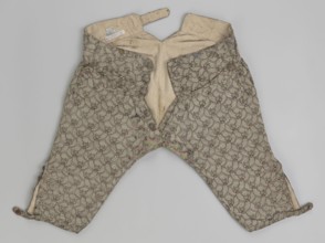 Short, knee-length men's trousers length 76 cm, 1750–1775, Silesia. Sewn into a wide belt with a