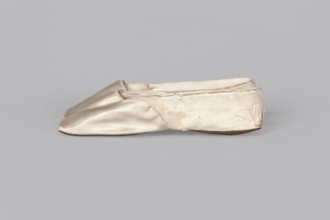 Women's slippers by Wincenty Witoszynski Warsaw; shoemaker's workshop; ca. 1840–ca. 1850. Shallow,