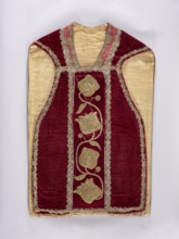 Chasuble, Liturgical vestment, 17th century end of 17th century - embroidery. Central column