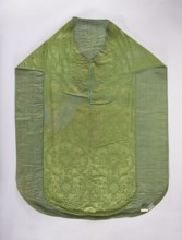Chasuble, repossession, Design: plant ornaments and flowers—roses and thistle flowers—forming a