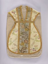 Chasuble, Chasuble made of cream-colored silk brocaded with a pattern of leafy, twisting twigs