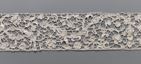 Lace fragment, needle lace with floral ornaments, pattern of large, thick branches with stylized