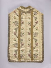 Chasuble, floral ornaments with flowers and leaves, columns on the back highlighted with wide gold