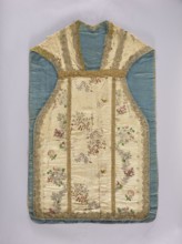 Chasuble, floral ornaments with flowers and leaves; columns on the back highlighted with wide gold
