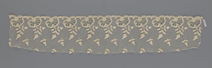 Fragment of lace, lace of, plant ornaments, slightly serrated lower edge with shell motifs and
