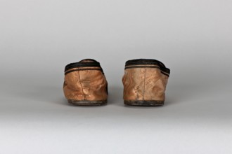 Slippers, origin unknown, women's slippers, haberdashery decorations; lining of the upper and sole