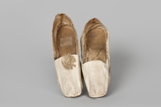Women’s slippers, maker: Johann Dyck Vilnius; shoemaker’s workshop; ca. 1800–ca. 1850. Flat women’s