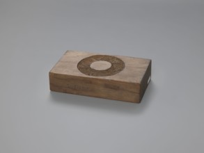 Double-sided gingerbread mould. Obverse: rectangular mould with an oval coat of arms in a